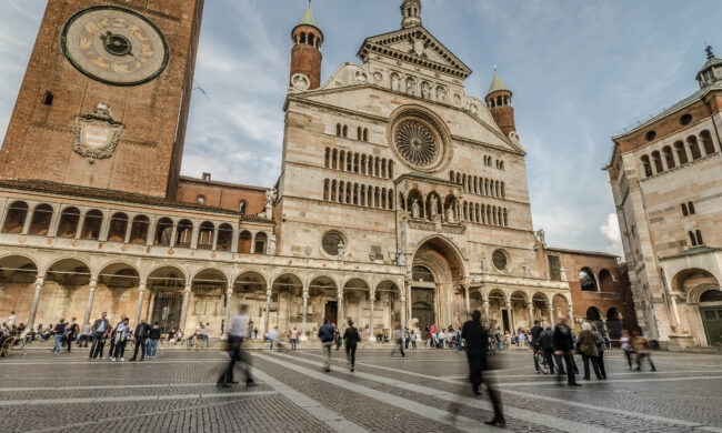 Cremona: violino, Torrazzo, torrone e...